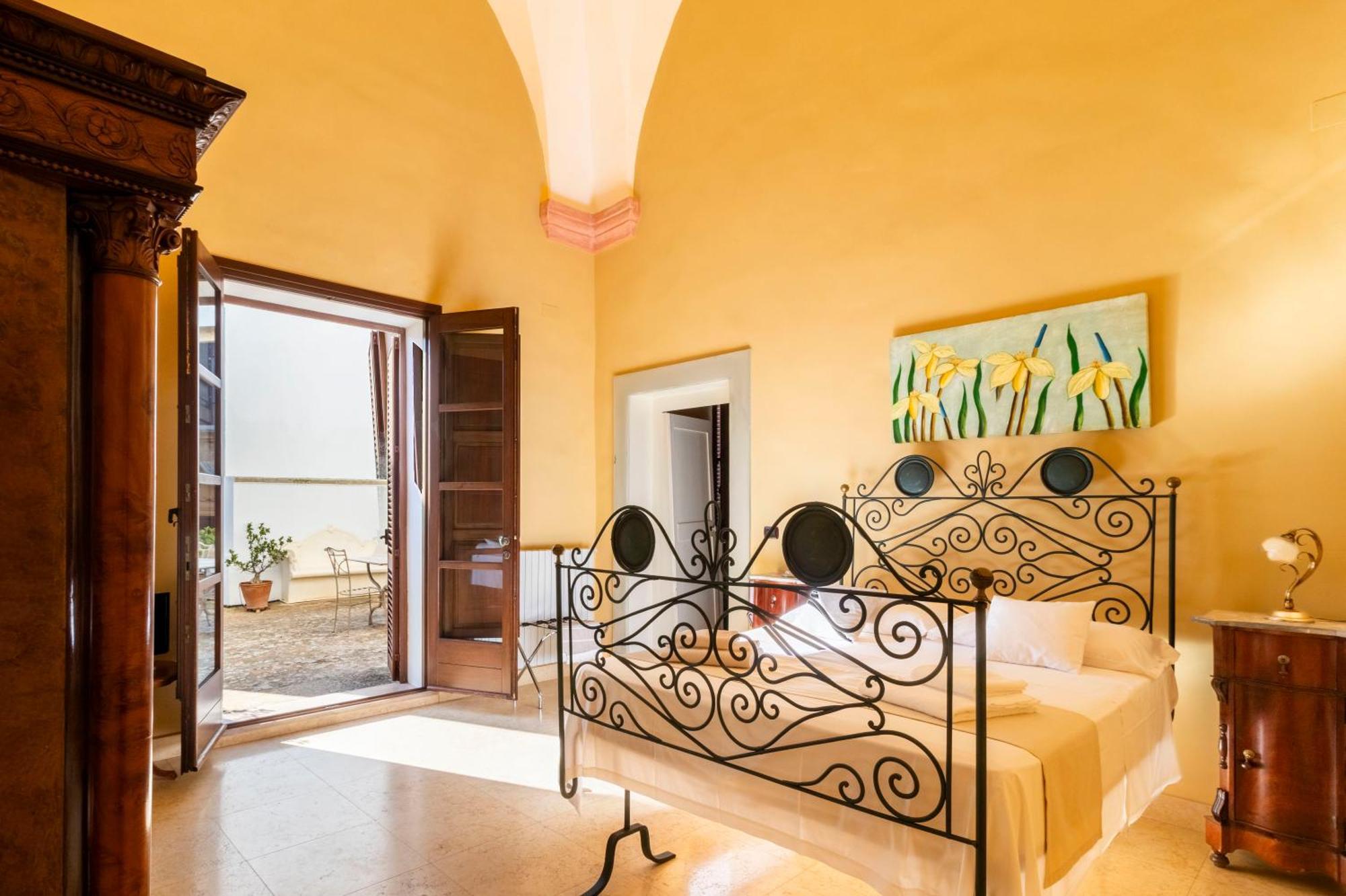 Palazzo Insula Bed & Breakfast Gallipoli Exterior photo